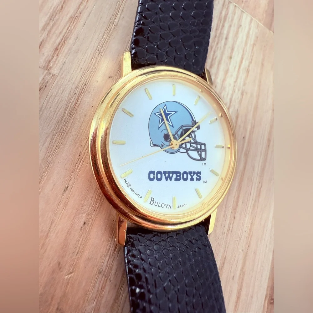 Vintage 90s Bulova NFL Dallas Cowboys gold tone black leather watch NEW BATTERY